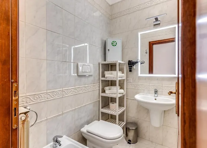 Rhome Colosseum Apartment